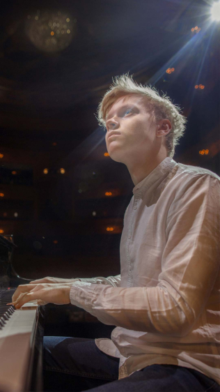 Alexander Malofeev