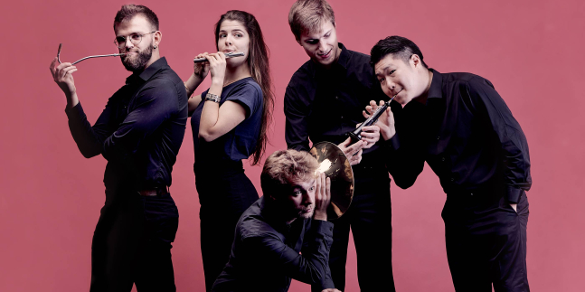 Le quintette chaque musicien porte son instrument